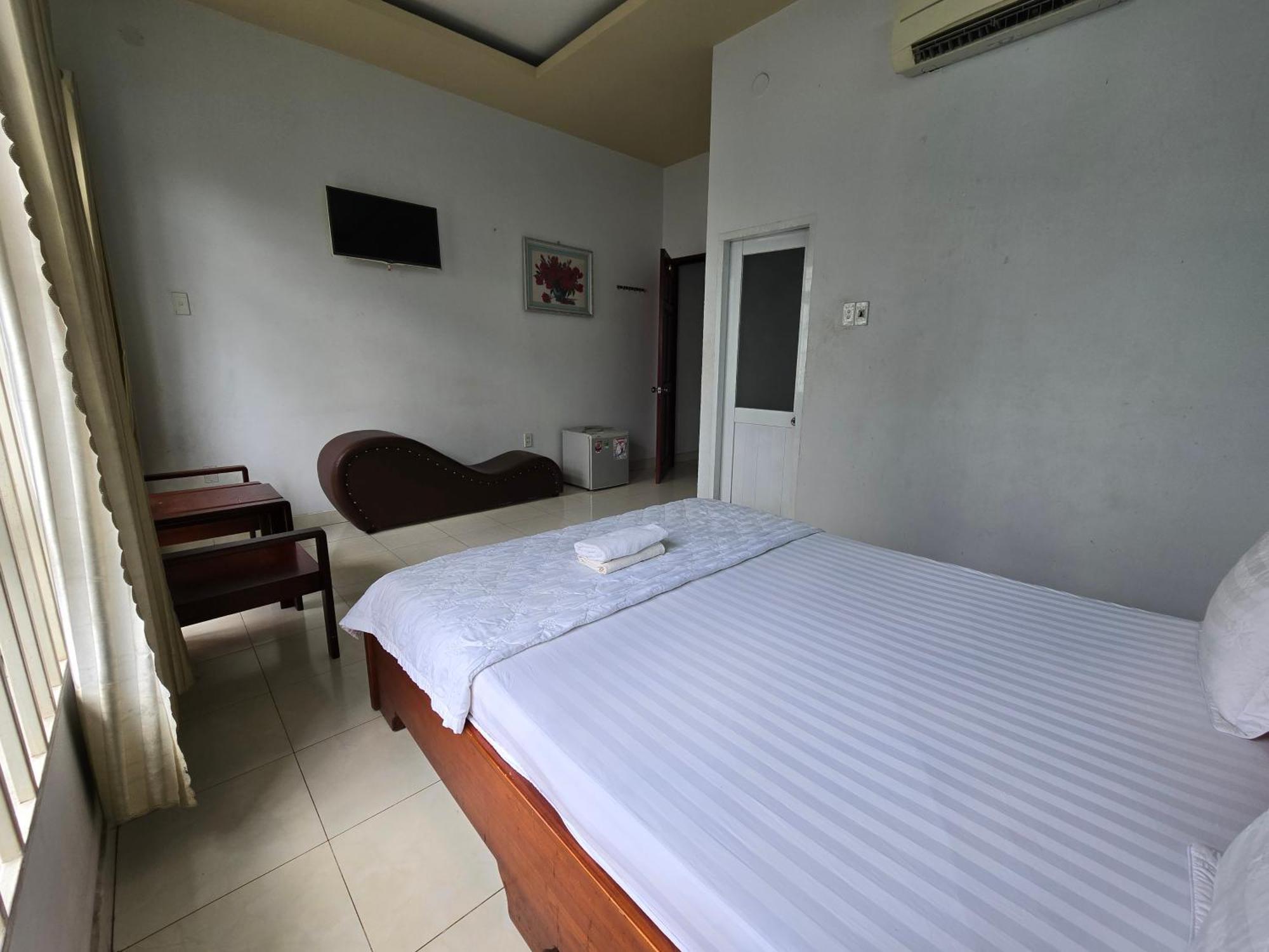 Motel Ha Long Long Binh Екстер'єр фото